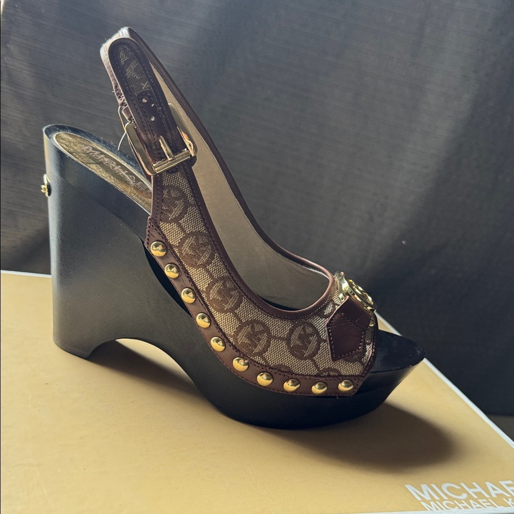 Michael Kors Vintage Elegance~ Brown and Gold Heel Sandals